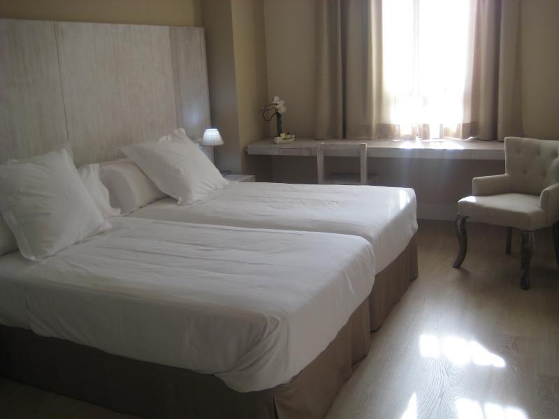 โอโย โฮเต็ล อัลโตรา Hotel โตเมโญโซ ภายนอก รูปภาพ